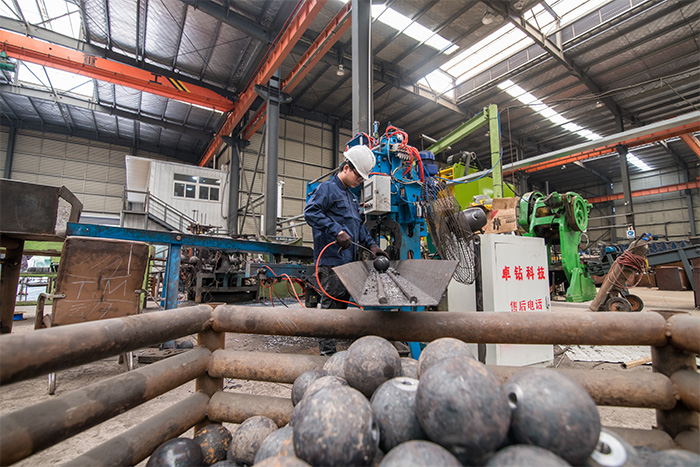 鞍山网架配件-螺栓球加工车间